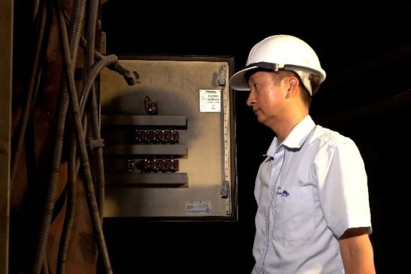 Hệ thống điều khiển, bo mạch và tủ điện
