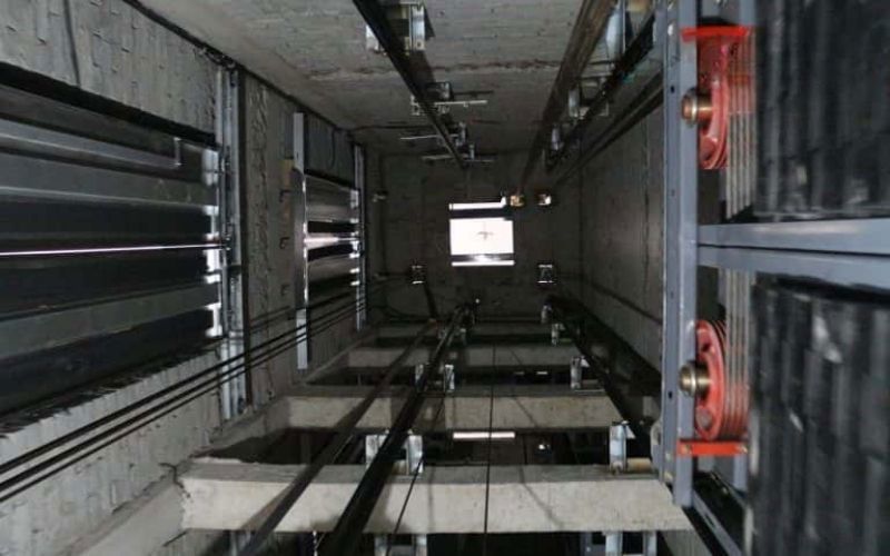 Quy trình thi công khung thép thang máy đạt chuẩn kỹ thuật