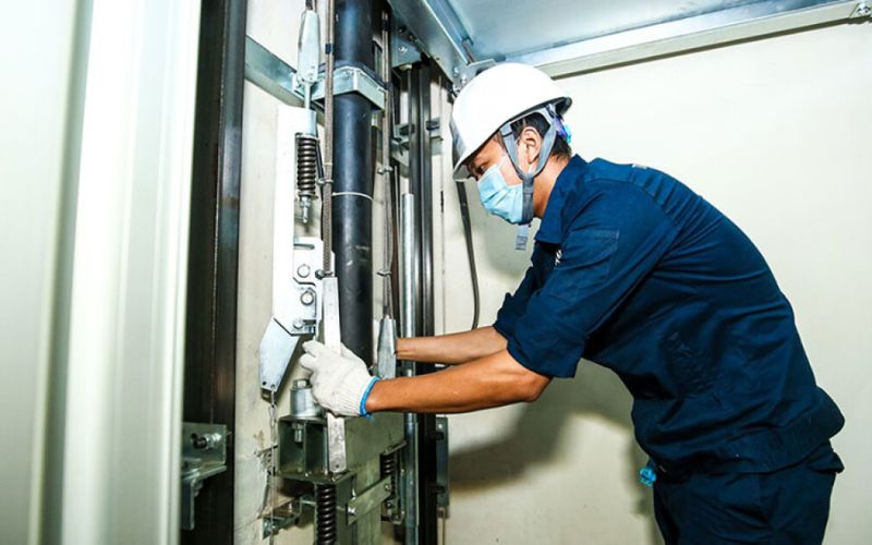Thang Máy Nhân Phát - Đơn vị xử lý sự cố thang máy uy tín, hỗ trợ 24/7